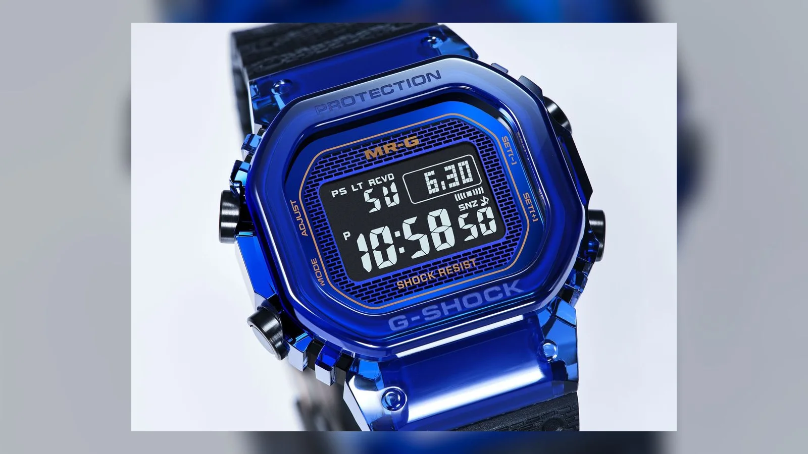 Casio G-Shock MRG-D5000: Saphirglas fasst das Gehäuse ohne Schrauben. Aufnahme: Fratellowatches.