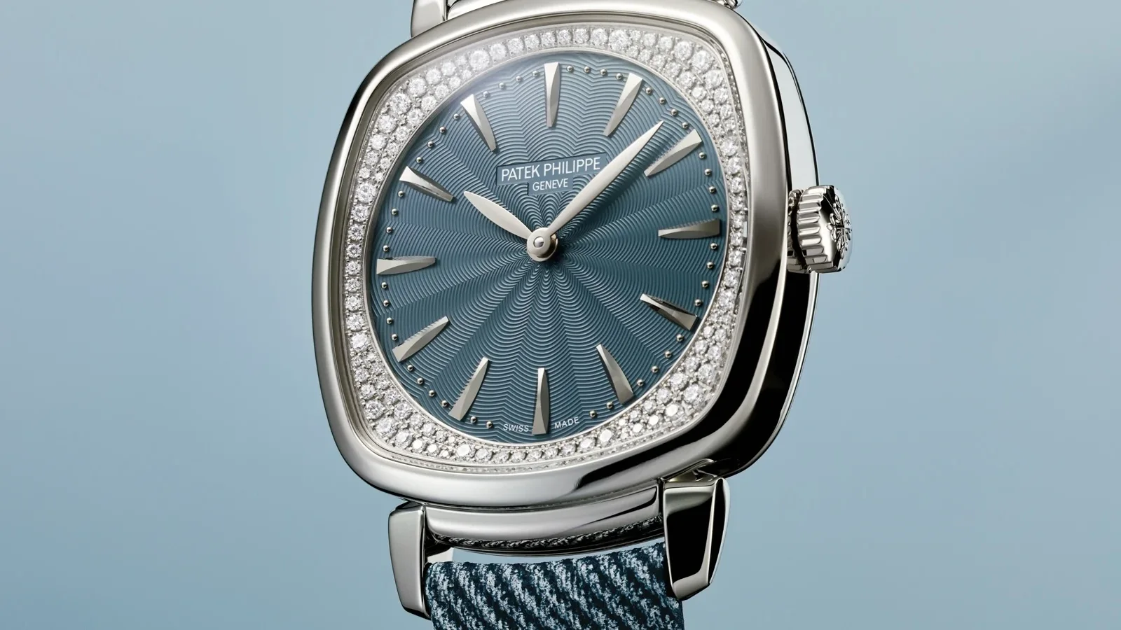 Patek Philippe Gondolo 7043: Quarzwerk und Schmuckbesatz – Produktaufnahme.